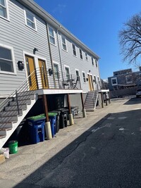 226 Cedar St, Unit 2R in Somerville, MA - Foto de edificio - Building Photo