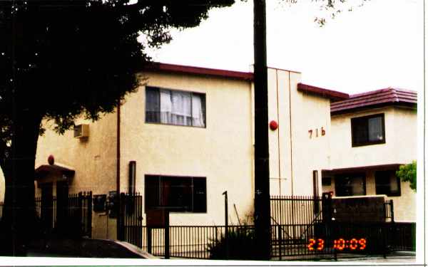 716 S Chapel Ave in Alhambra, CA - Building Photo