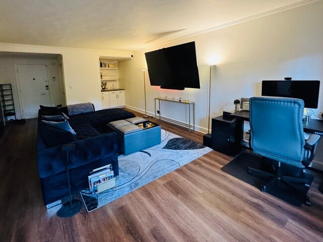7560 Hollywood Blvd, Unit #101 in Los Angeles, CA - Building Photo - Building Photo