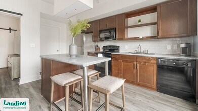 810 W St Johns Ave in Austin, TX - Building Photo - Building Photo