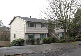 1918 SW Carolina St in Portland, OR - Foto de edificio - Building Photo