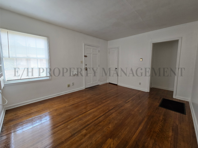 property at 526 S Glendale St