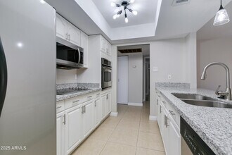 1206 E Greenway Dr in Tempe, AZ - Building Photo - Building Photo