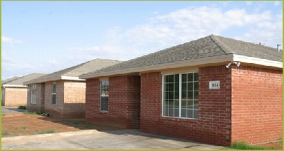 Willow Bend in Lubbock, TX - Building Photo - Building Photo