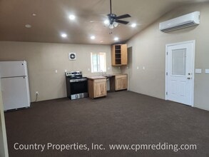35 Hanover St in Weaverville, CA - Building Photo - Building Photo