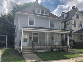 Spacious 2 Bedroom Half Double in Indianapolis, IN - Building Photo