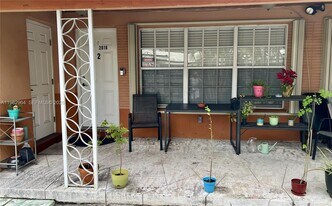 2016 NE 26th St in Wilton Manors, FL - Building Photo
