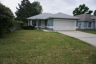 908 Buttercup Dr in Jacksonville, FL - Building Photo
