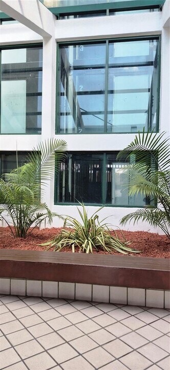 11780 SW 18th St in Miami, FL - Foto de edificio