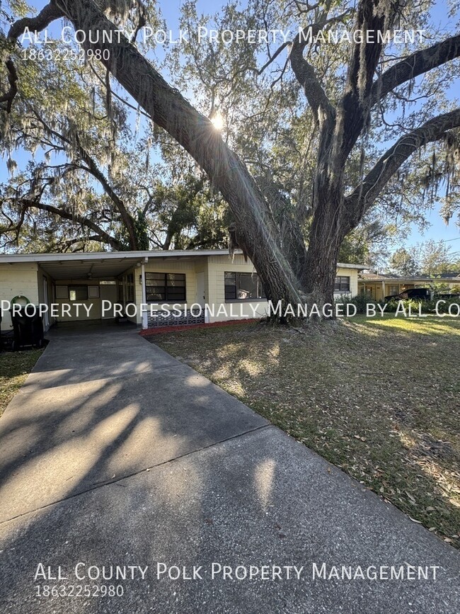 1108 Largo Dr in Orlando, FL - Foto de edificio - Building Photo