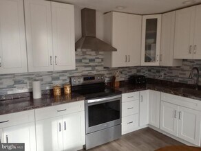 276 Paxinos Dr in Pocono Lake, PA - Building Photo - Building Photo