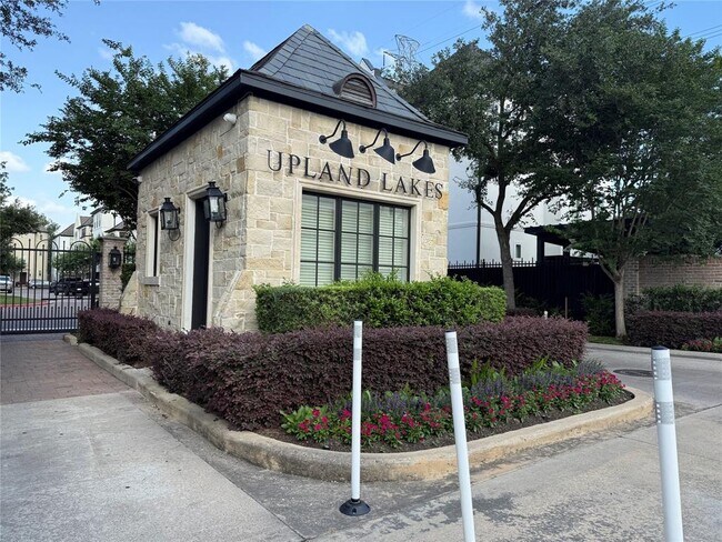 1649 Upland Lakes in Houston, TX - Building Photo - Building Photo