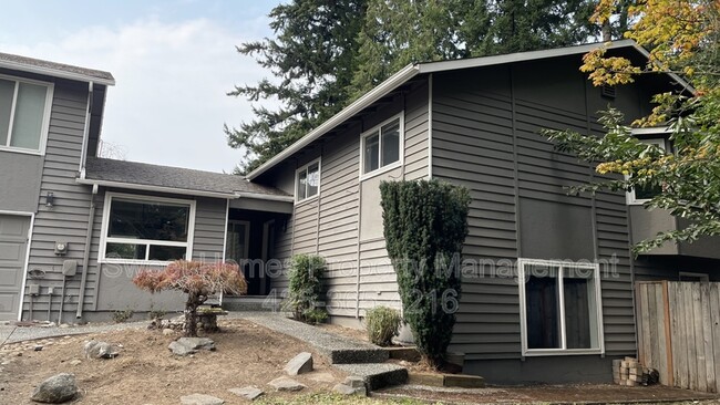 20204 20th Ave W in Lynnwood, WA - Foto de edificio - Building Photo