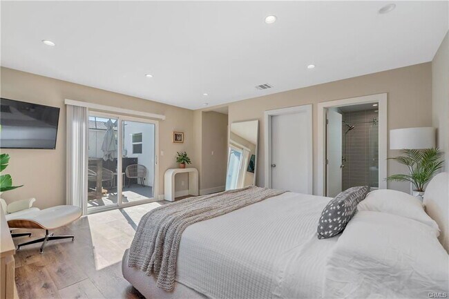 8034 Airlane Ave in Los Angeles, CA - Building Photo - Building Photo