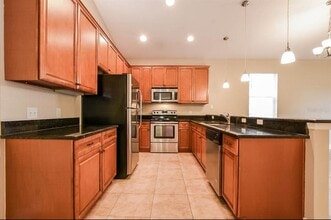 527 Hibiscus Cove Dr in Orlando, FL - Building Photo - Building Photo