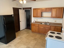 444 Front St in Berea, OH - Building Photo