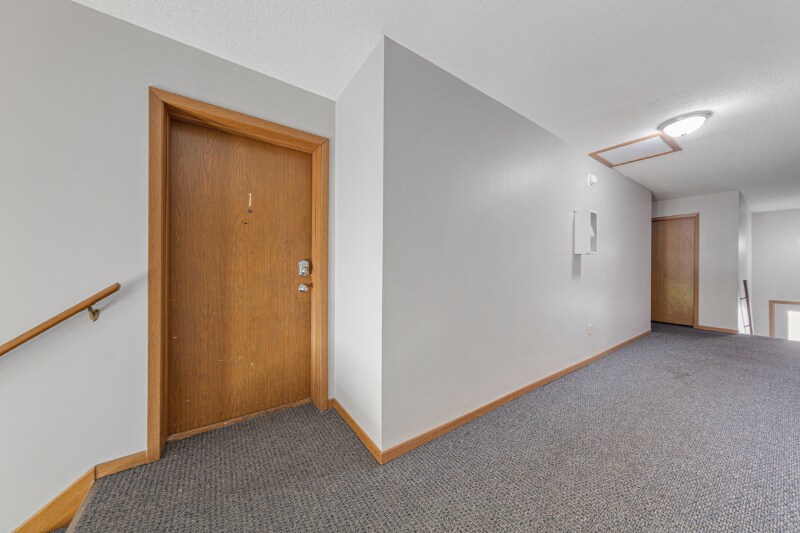 1402 Division St W in Faribault, MN - Building Photo