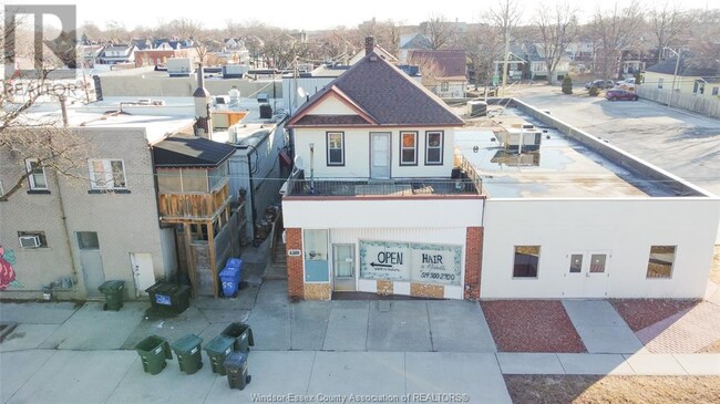 1310 Gladstone Ave in Windsor, ON - Building Photo - Building Photo