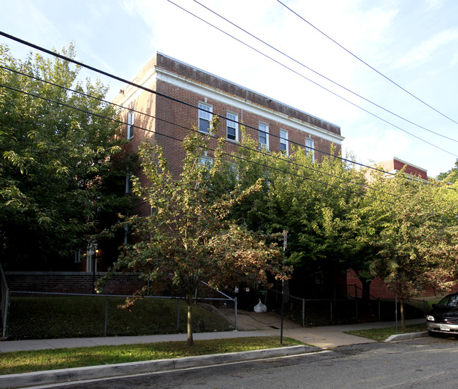 1442 Somerset Pl NW in Washington, DC - Building Photo - Building Photo