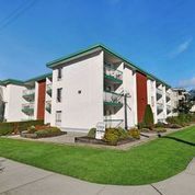 Seymour Manor in North Vancouver, BC - Building Photo