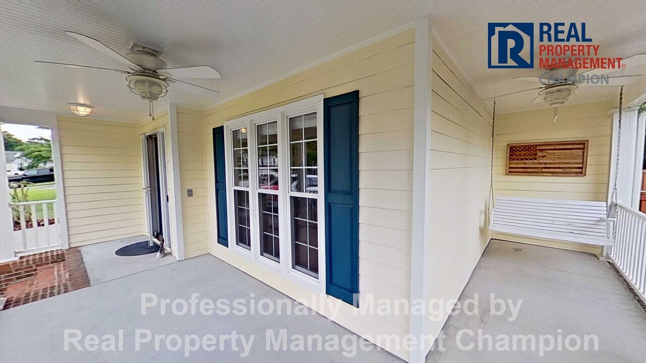 6935 Lipscomb Dr in Wilmington, NC - Building Photo