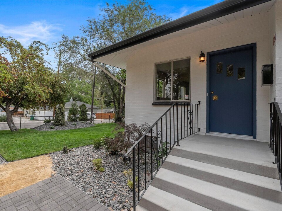 1255 Plumas St in Reno, NV - Building Photo