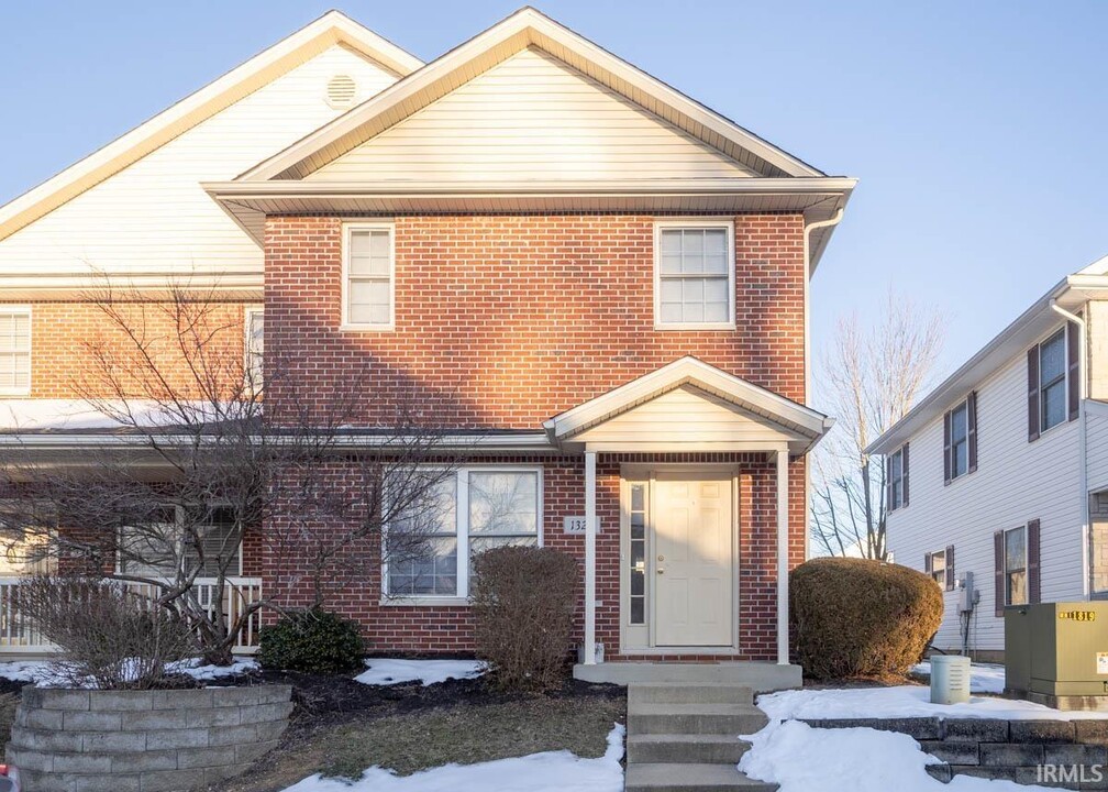 1323 Cobble Creek Cir in Bloomington, IN - Foto de edificio