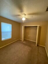 9032 8th Ave in Jacksonville, FL - Foto de edificio - Building Photo