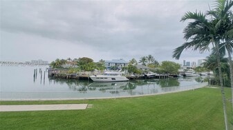 2841 NE 163rd St in North Miami Beach, FL - Building Photo