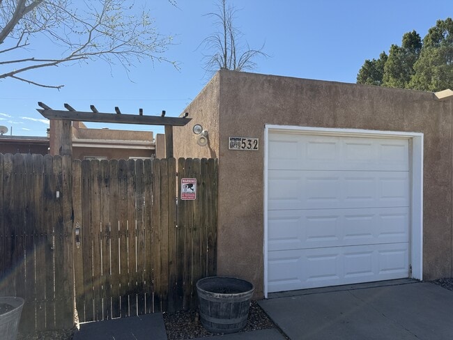 532 Berry Rd NW in Albuquerque, NM - Building Photo - Building Photo