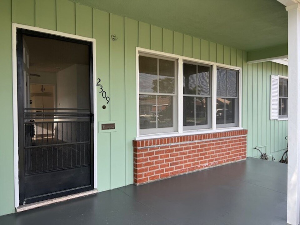 2309 Tulane Ave in Long Beach, CA - Building Photo