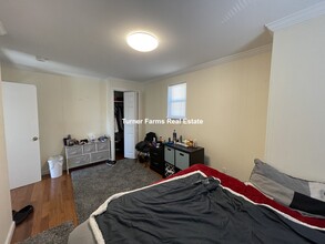 56 Cedar St, Unit 3 in Cambridge, MA - Building Photo - Building Photo