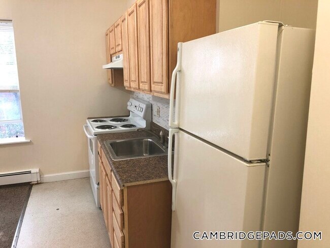 122 Berkshire St in Cambridge, MA - Building Photo - Building Photo