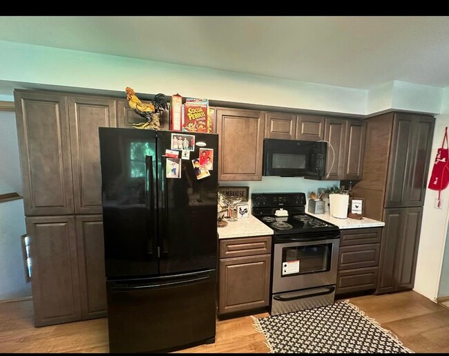 property at 521 Capitol Dr