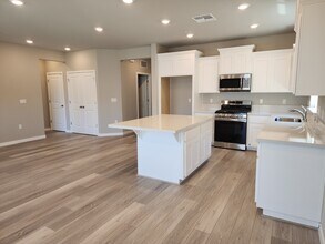 2145 Longmire Loop in Roseville, CA - Building Photo - Building Photo