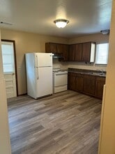 607 E Jefferson Ave in Owensville, MO - Building Photo - Building Photo