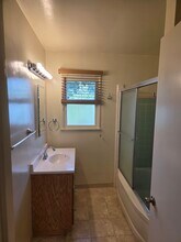 5005 Whitsett Ave in Valley Village, CA - Building Photo - Building Photo