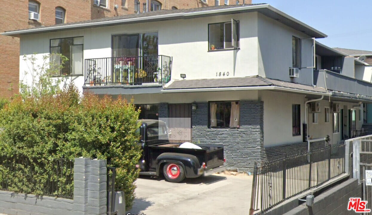 1840 N Gramercy Pl in Los Angeles, CA - Building Photo