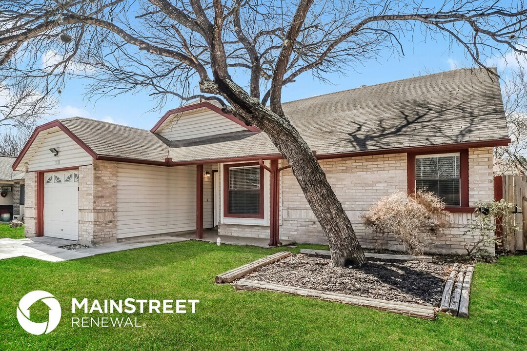 3123 Smoke Creek in San Antonio, TX - Building Photo
