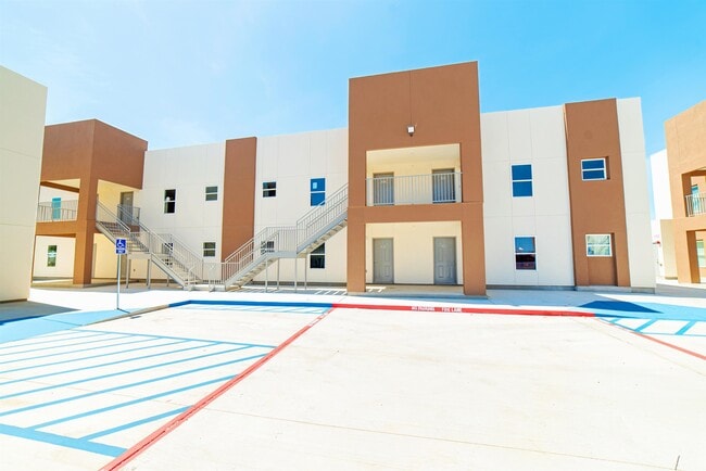315 Dorel Dr in Laredo, TX - Building Photo - Building Photo