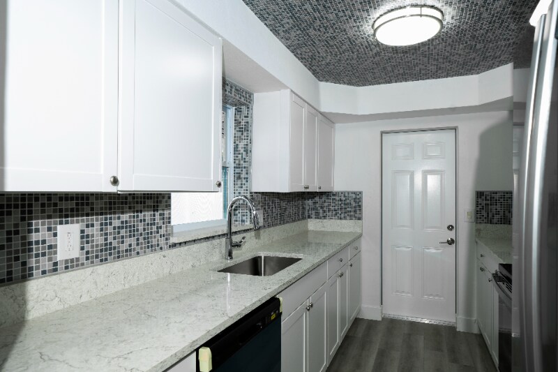 1632 NE 4th Pl-Unit -Apt 4 in Fort Lauderdale, FL - Building Photo