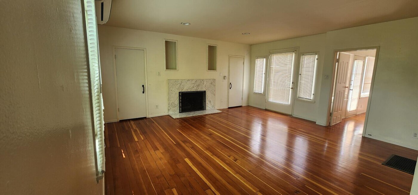 1301 N Maryland Ave, Unit #A in Glendale, CA - Building Photo