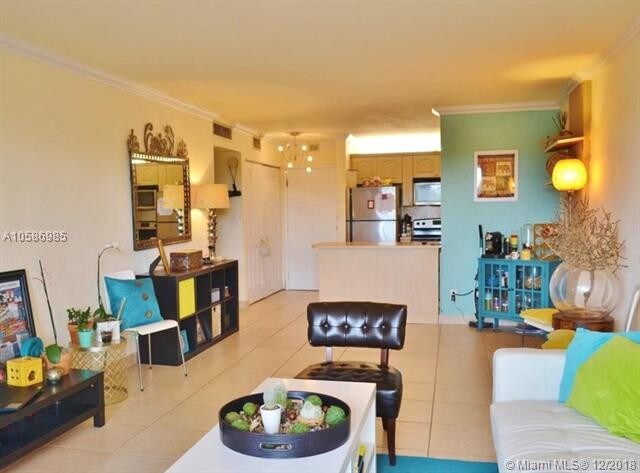 1465 NE 123rd St-Unit -416 in North Miami, FL - Building Photo - Building Photo