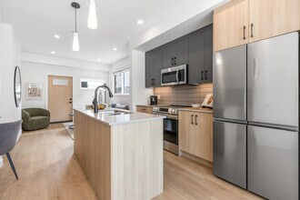 9817-9153 153 St NW in Edmonton, AB - Building Photo - Building Photo