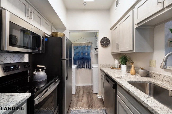 165 Forestbrook Dr, Unit 136 in Lewisville, TX - Building Photo - Building Photo