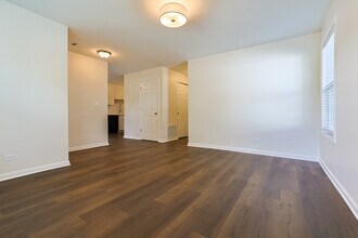 1064 Crestwood Ln in Bolingbrook, IL - Building Photo - Building Photo