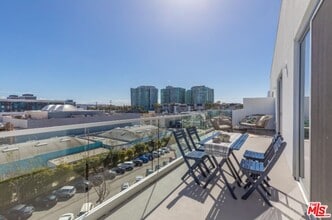 4210 Del Rey Ave-Unit -317 in Marina Del Rey, CA - Building Photo - Building Photo