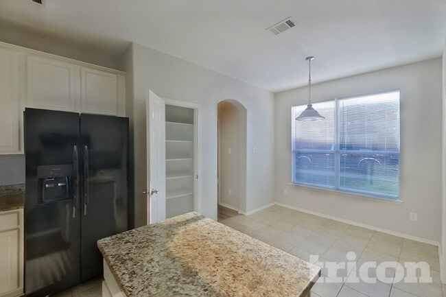 1470 Waldrop Dr in Lancaster, TX - Building Photo - Building Photo