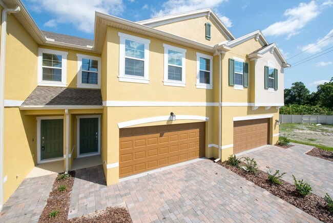9950 Red Eagle Dr in Orlando, FL - Building Photo - Building Photo