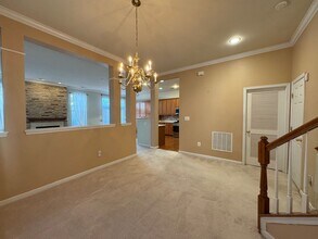 4244 Sonia Ct in Alexandria, VA - Foto de edificio - Building Photo